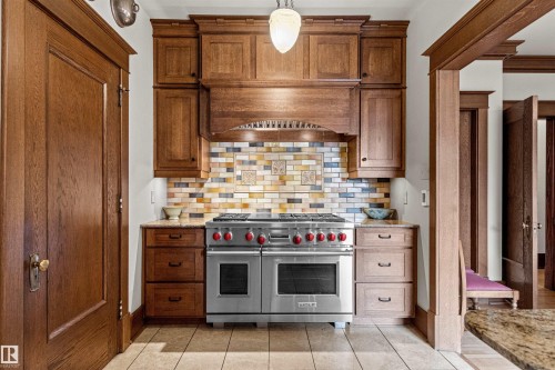 6210 Ada Boulevard Nw, Edmonton, AB - Indoor Photo Showing Kitchen
