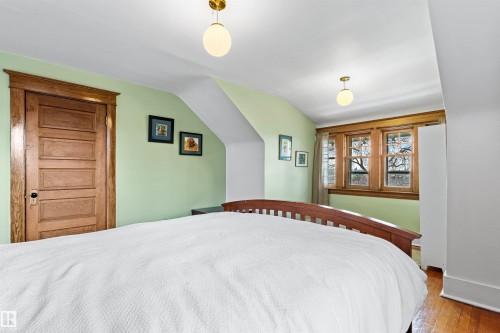 6210 Ada Boulevard Nw, Edmonton, AB - Indoor Photo Showing Bedroom