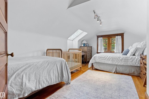 6210 Ada Boulevard Nw, Edmonton, AB - Indoor Photo Showing Bedroom