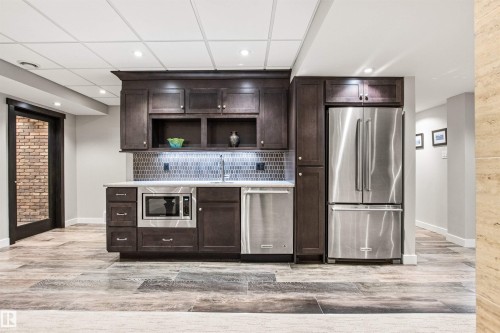 6210 Ada Boulevard Nw, Edmonton, AB - Indoor Photo Showing Kitchen