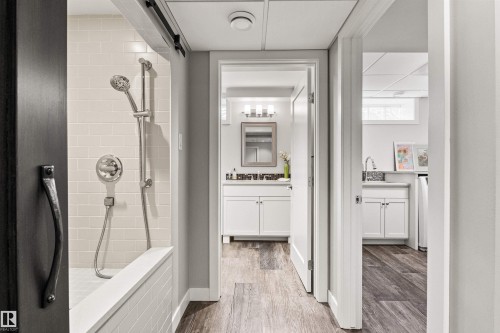 6210 Ada Boulevard Nw, Edmonton, AB - Indoor Photo Showing Bathroom