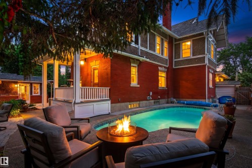 6210 Ada Boulevard Nw, Edmonton, AB - Outdoor With Exterior