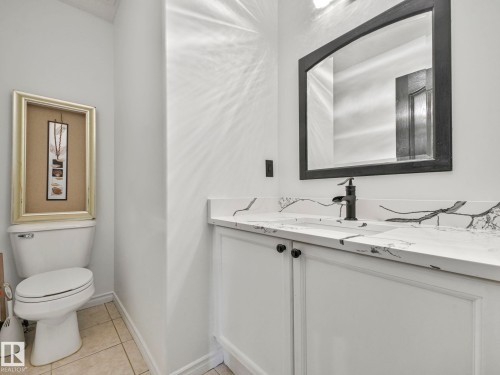 20115 46 Avenue, Edmonton, AB - Indoor Photo Showing Bathroom