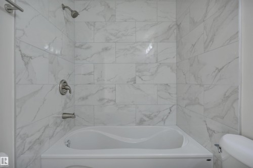 52 Pipestone Drive, Devon, AB - Indoor Photo Showing Bathroom