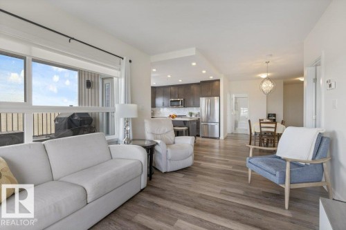 430 5504 Schonsee Drive, Edmonton, AB - Indoor Photo Showing Living Room