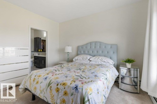 430 5504 Schonsee Drive, Edmonton, AB - Indoor Photo Showing Bedroom
