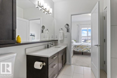 430 5504 Schonsee Drive, Edmonton, AB - Indoor Photo Showing Bathroom