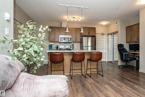 225 503 Albany Way, Edmonton, AB - Indoor Photo Showing Kitchen