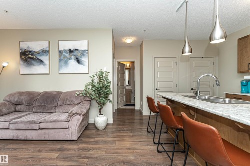 225 503 Albany Way, Edmonton, AB - Indoor