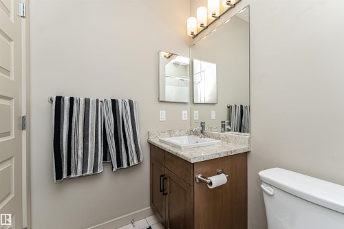 225 503 Albany Way, Edmonton, AB - Indoor Photo Showing Bathroom