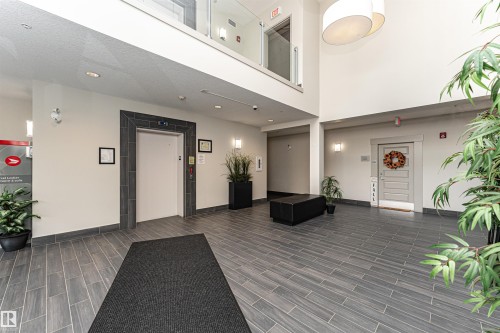 225 503 Albany Way, Edmonton, AB - Indoor Photo Showing Other Room