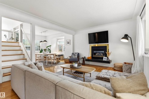 11415 73 Avenue, Edmonton, AB - Indoor Photo Showing Living Room With Fireplace