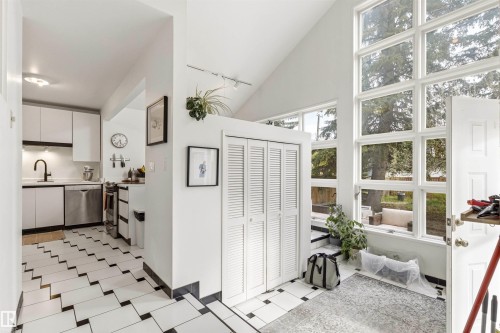 11415 73 Avenue, Edmonton, AB - Indoor