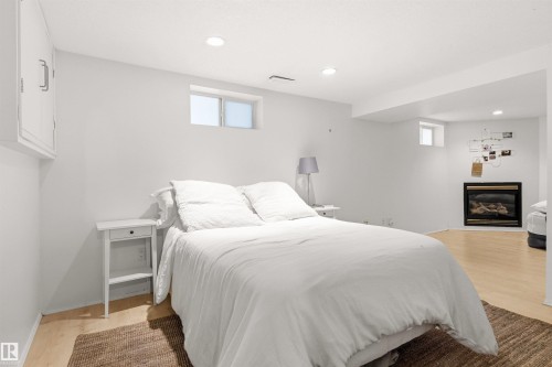 11415 73 Avenue, Edmonton, AB - Indoor Photo Showing Bedroom