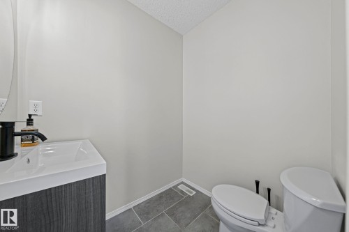 97 2021 Grantham Court Nw, Edmonton, AB - Indoor Photo Showing Bathroom