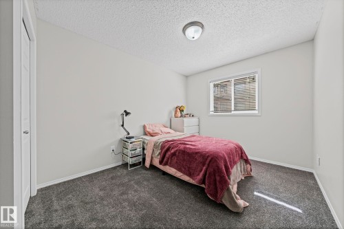 97 2021 Grantham Court Nw, Edmonton, AB - Indoor Photo Showing Bedroom
