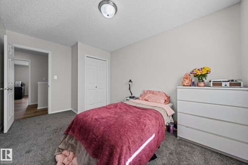 97 2021 Grantham Court Nw, Edmonton, AB - Indoor Photo Showing Bedroom