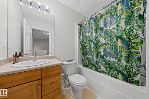 97 2021 Grantham Court Nw, Edmonton, AB - Indoor Photo Showing Bathroom