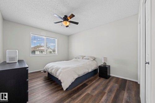 97 2021 Grantham Court Nw, Edmonton, AB - Indoor Photo Showing Bedroom