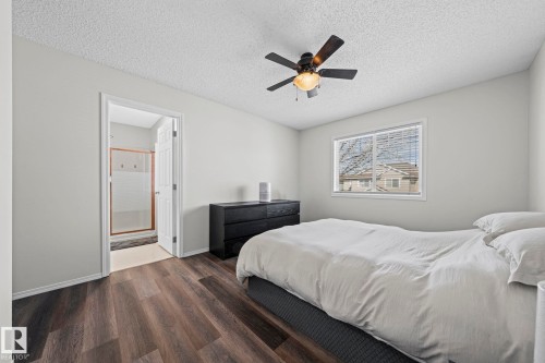 97 2021 Grantham Court Nw, Edmonton, AB - Indoor Photo Showing Bedroom