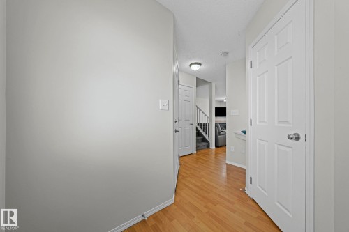97 2021 Grantham Court Nw, Edmonton, AB - Indoor Photo Showing Other Room