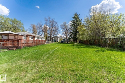 12122 45 Street, Edmonton, AB 