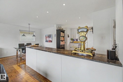 3748 117 Street, Edmonton, AB - Indoor Photo Showing Kitchen
