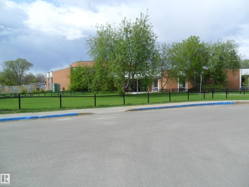 Public 1-6 - #66 8930 99 Av, Fort Saskatchewan, AB - Outdoor