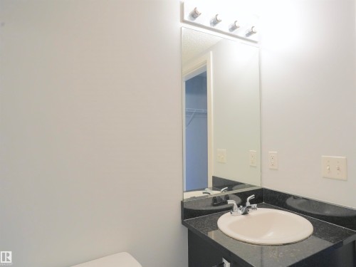320 5816 Mullen Place, Edmonton, AB - Indoor Photo Showing Bathroom