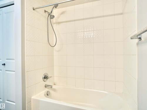 320 5816 Mullen Place, Edmonton, AB - Indoor Photo Showing Bathroom