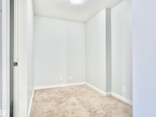320 5816 Mullen Place, Edmonton, AB - Indoor Photo Showing Other Room