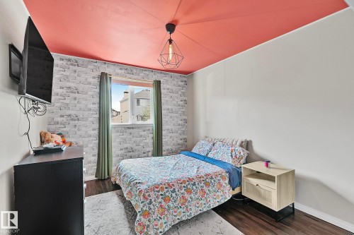 3205 41A Avenue, Edmonton, AB - Indoor Photo Showing Bedroom