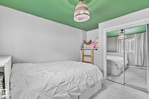 3205 41A Avenue, Edmonton, AB - Indoor Photo Showing Bedroom