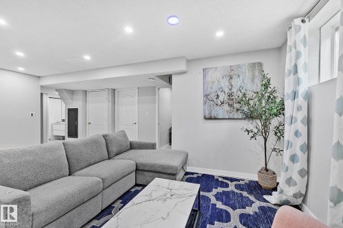 3205 41A Avenue, Edmonton, AB - Indoor