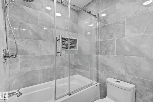 3205 41A Avenue, Edmonton, AB - Indoor Photo Showing Bathroom