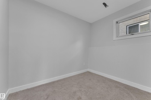 Image quality insufficient for description - 5118 17A Avenue Nw, Edmonton, AB - Indoor Photo Showing Other Room
