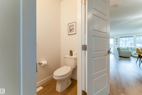 231 Orchards Boulevard, Edmonton, AB - Indoor Photo Showing Bathroom
