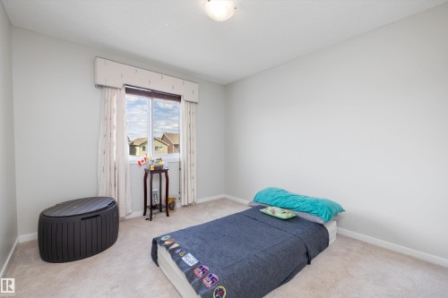 5842 Anthony Crescent, Edmonton, AB - Indoor Photo Showing Bedroom