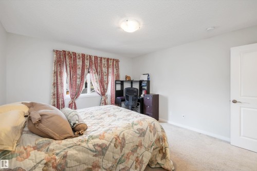 5842 Anthony Crescent, Edmonton, AB - Indoor Photo Showing Bedroom