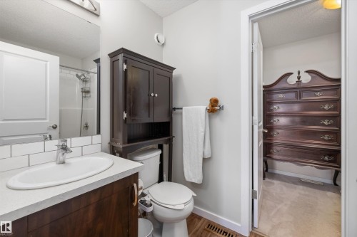 5842 Anthony Crescent, Edmonton, AB - Indoor Photo Showing Bathroom