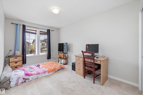 5842 Anthony Crescent, Edmonton, AB - Indoor Photo Showing Bedroom