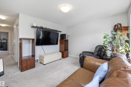 5842 Anthony Crescent, Edmonton, AB - Indoor Photo Showing Living Room