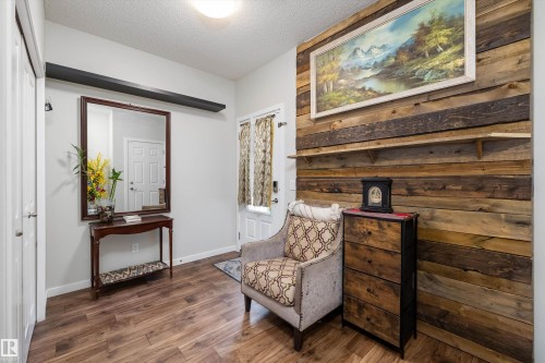 5842 Anthony Crescent, Edmonton, AB - Indoor Photo Showing Other Room