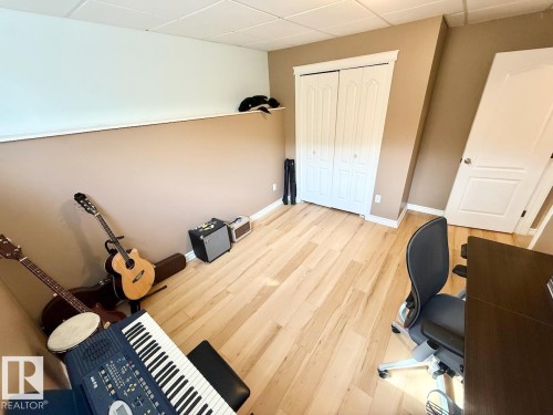 4503 Spruce Avenue, Boyle, AB - Indoor