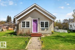 5212 51 Avenue Mundare, AB T0B 3H0