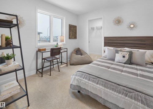 1028 Cristall Crescent, Edmonton, AB - Indoor Photo Showing Bedroom