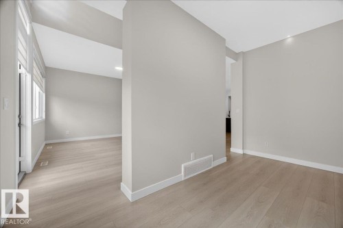 4872 Kinney Road, Edmonton, AB - Indoor Photo Showing Other Room