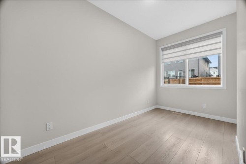 4872 Kinney Road, Edmonton, AB - Indoor Photo Showing Other Room