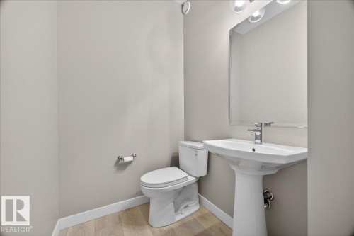 4872 Kinney Road, Edmonton, AB - Indoor Photo Showing Bathroom