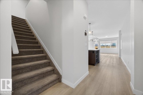 4872 Kinney Road, Edmonton, AB - Indoor Photo Showing Other Room
